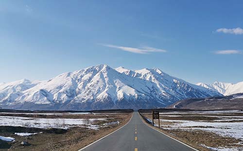 新疆5大公路旅行线路，条条惊艳又惊险，走过一次不枉此生